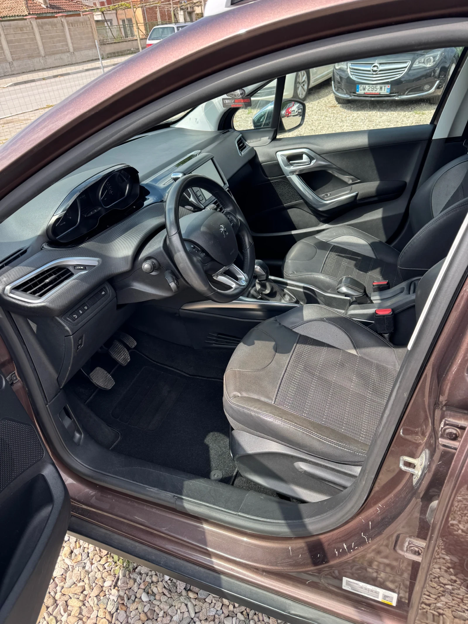 Peugeot 2008 1.6HDI / Allure / Euro 5B, снимка 8 - Автомобили и джипове - 54388032