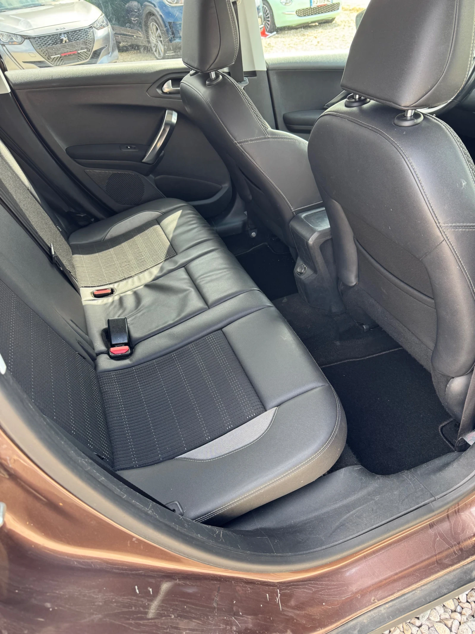 Peugeot 2008 1.6HDI / Allure / Euro 5B, снимка 10 - Автомобили и джипове - 54388032