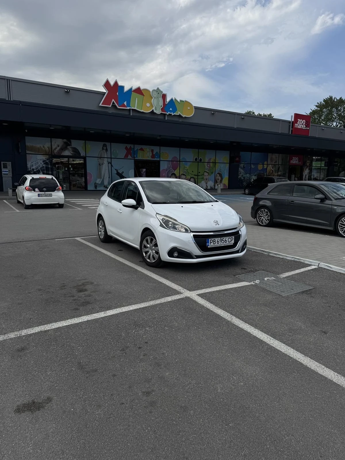 Peugeot 208, снимка 6 - Автомобили и джипове - 54447199