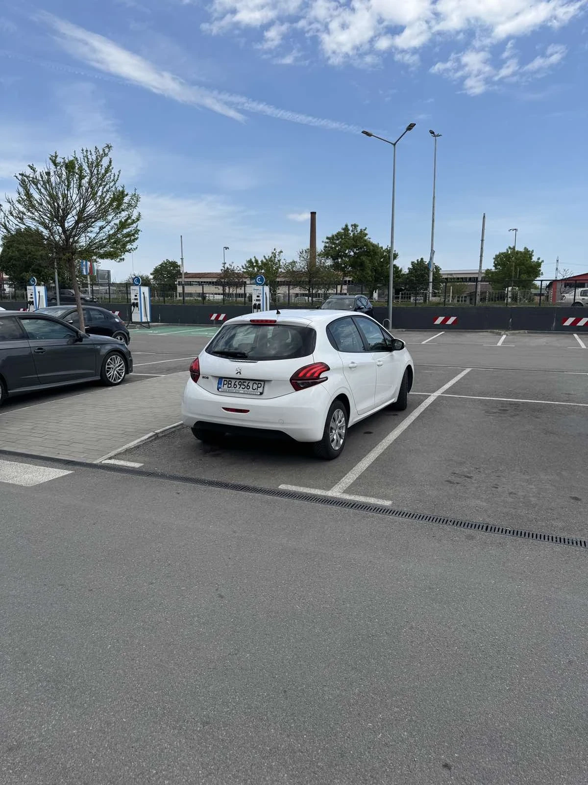 Peugeot 208, снимка 4 - Автомобили и джипове - 54447199