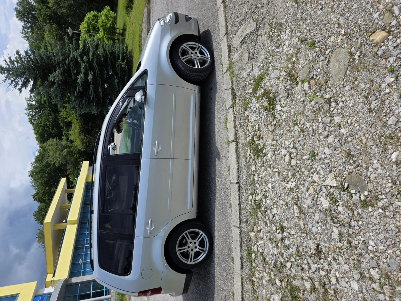 VW Touran, снимка 2 - Автомобили и джипове - 54774366