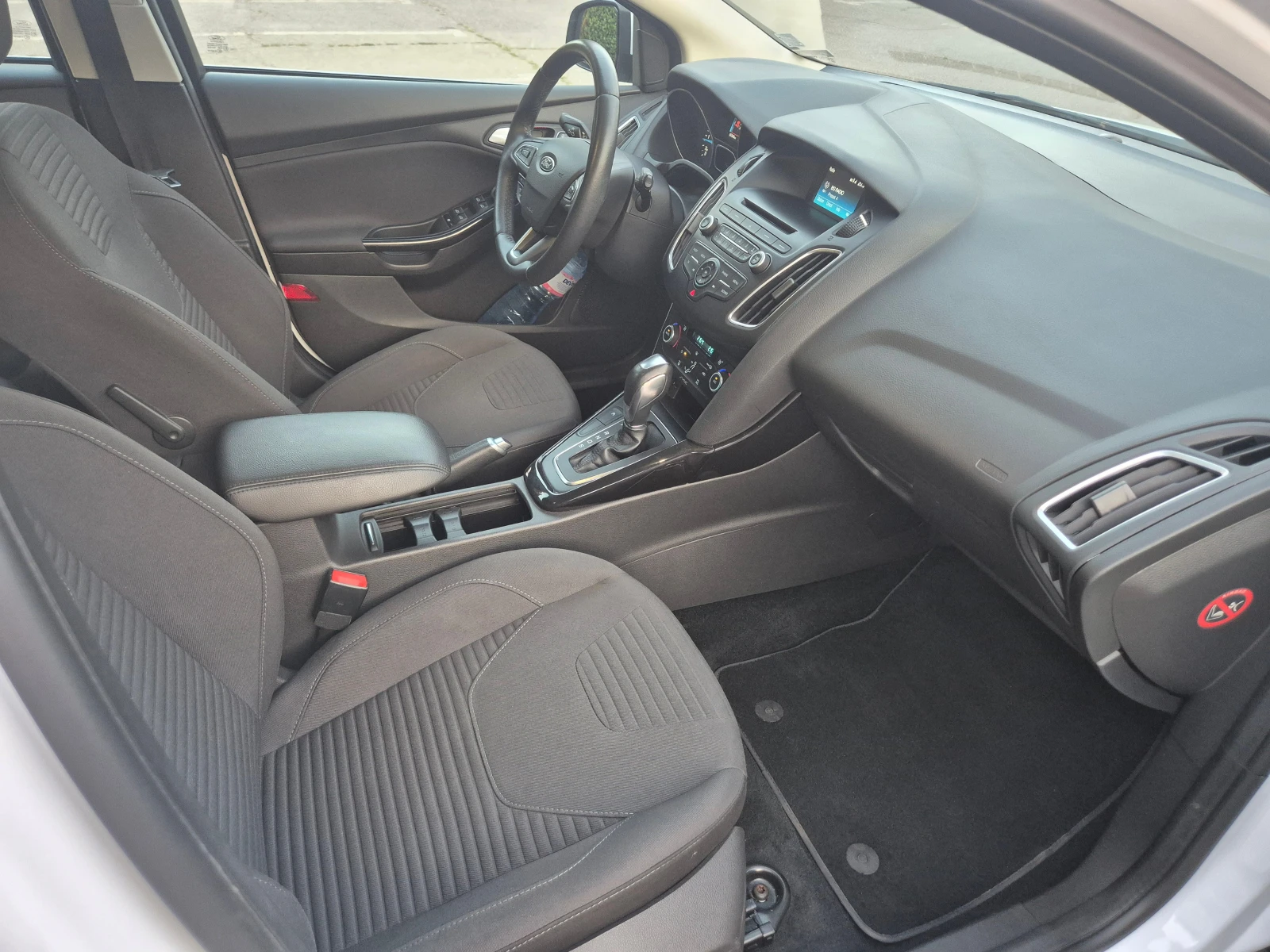 Ford Focus 2.0 TDCI 150кс AUTOMATIC | 67 000 км, снимка 9 - Автомобили и джипове - 55753769