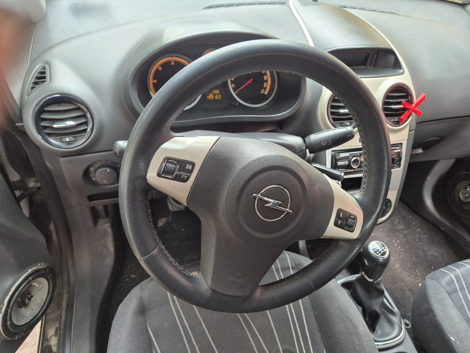 Opel Corsa, снимка 4 - Автомобили и джипове - 56051051