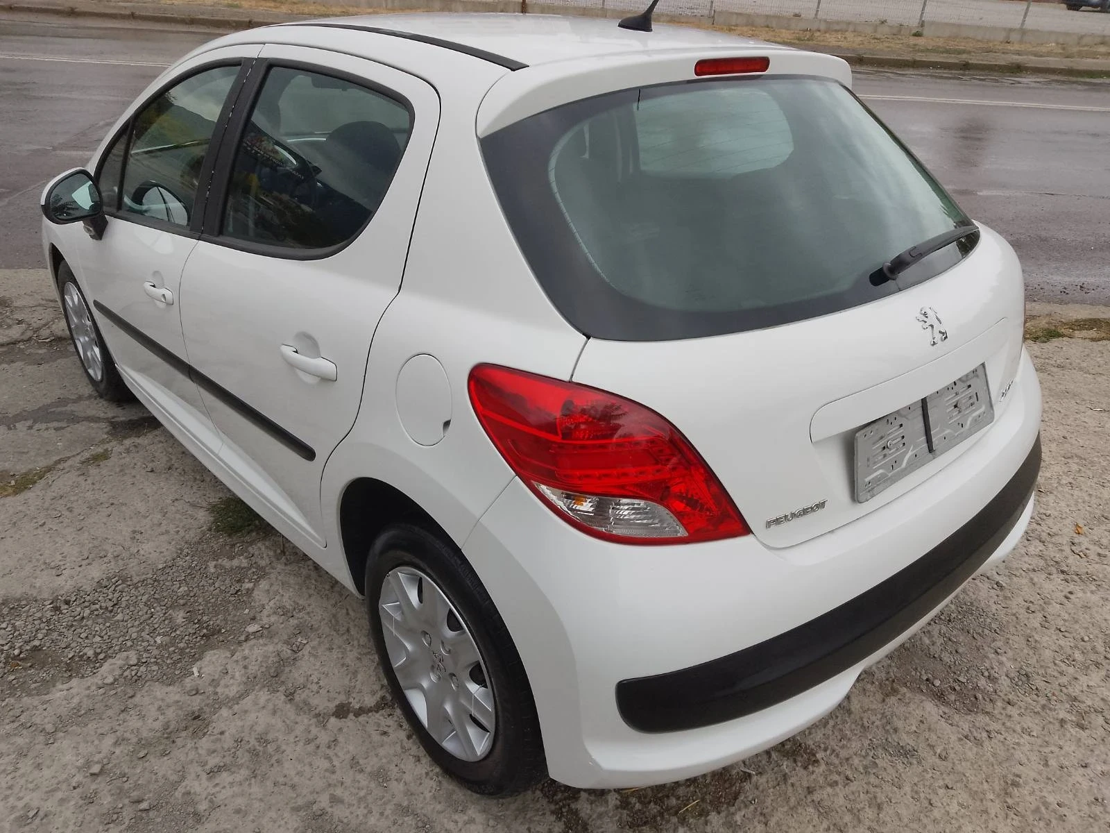 Peugeot 207 1.4/facelift, снимка 6 - Автомобили и джипове - 56273166