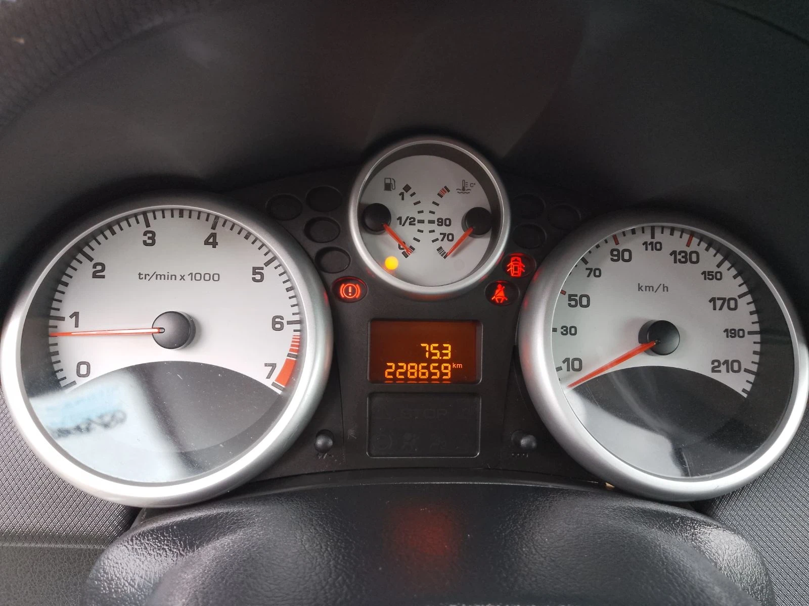 Peugeot 207 1.4/facelift, снимка 12 - Автомобили и джипове - 56273166