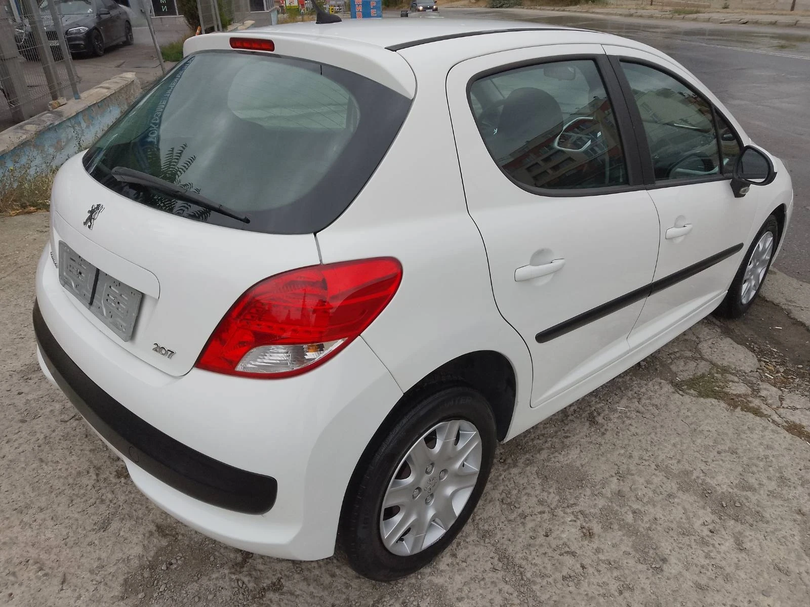 Peugeot 207 1.4/facelift, снимка 4 - Автомобили и джипове - 56273166