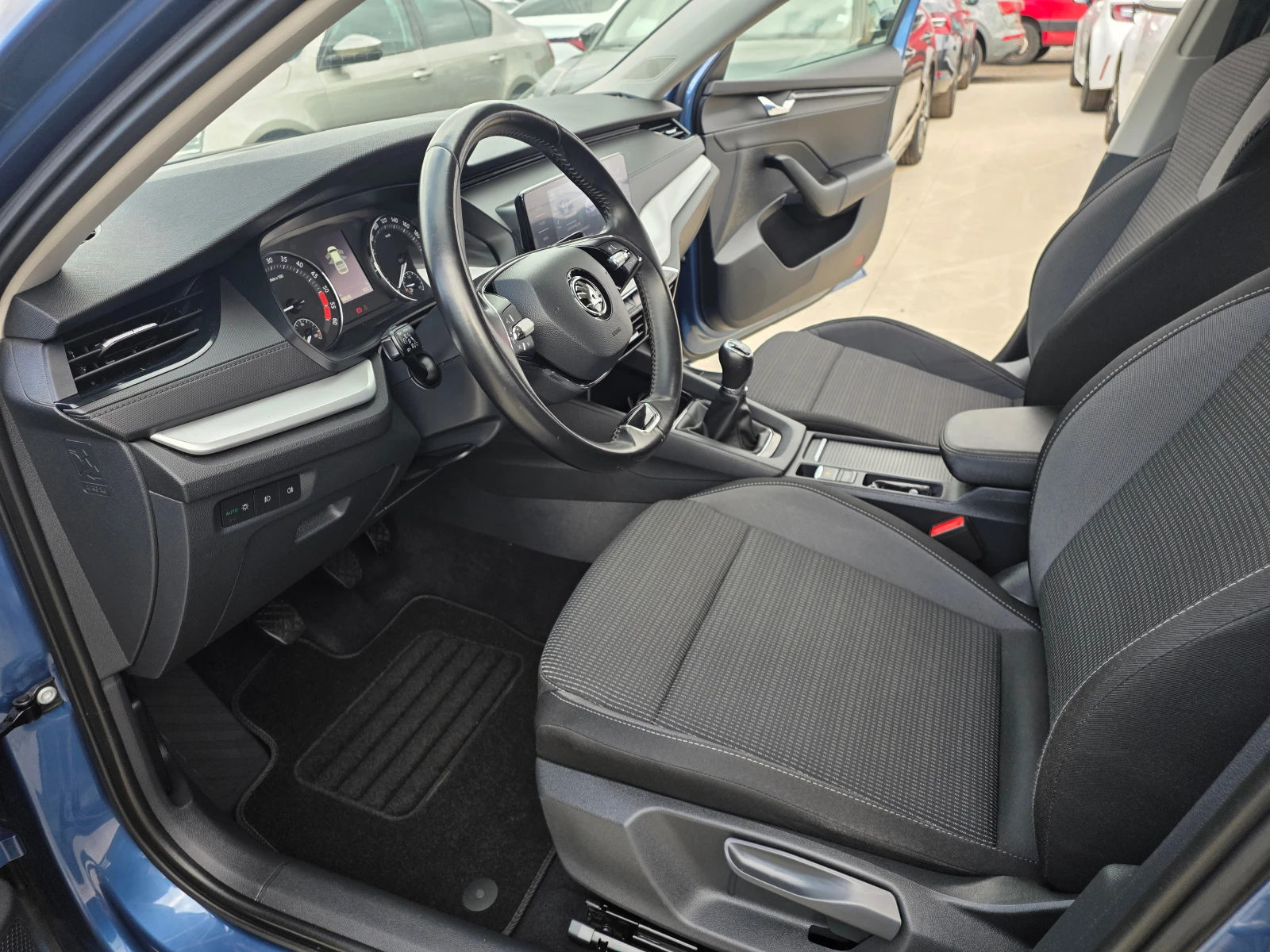 Skoda Octavia С Гаранция 2.0 TDI-М/Т, снимка 13 - Автомобили и джипове - 56315529