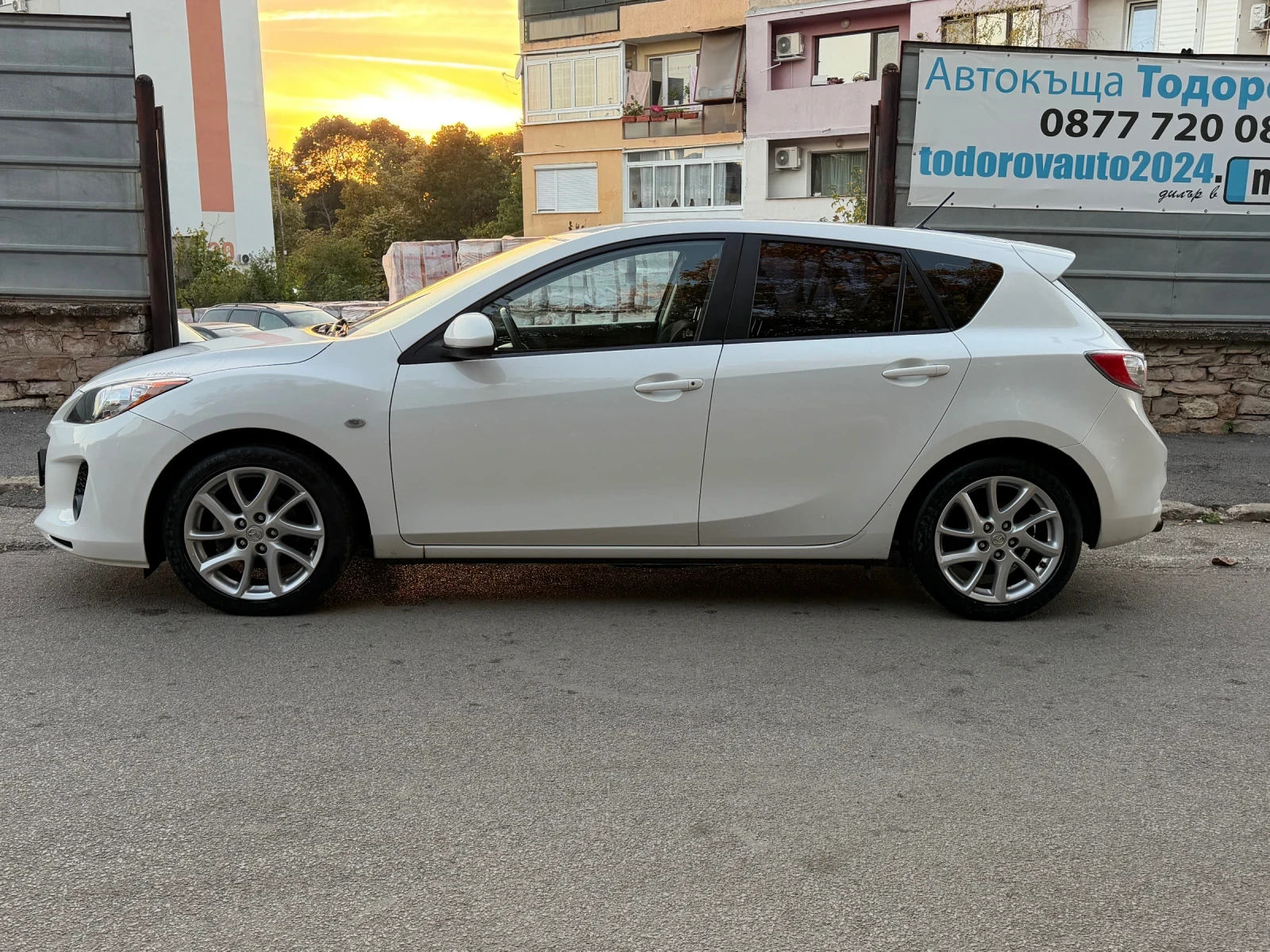 Mazda 3 1.6 HDI, снимка 2 - Автомобили и джипове - 56379071