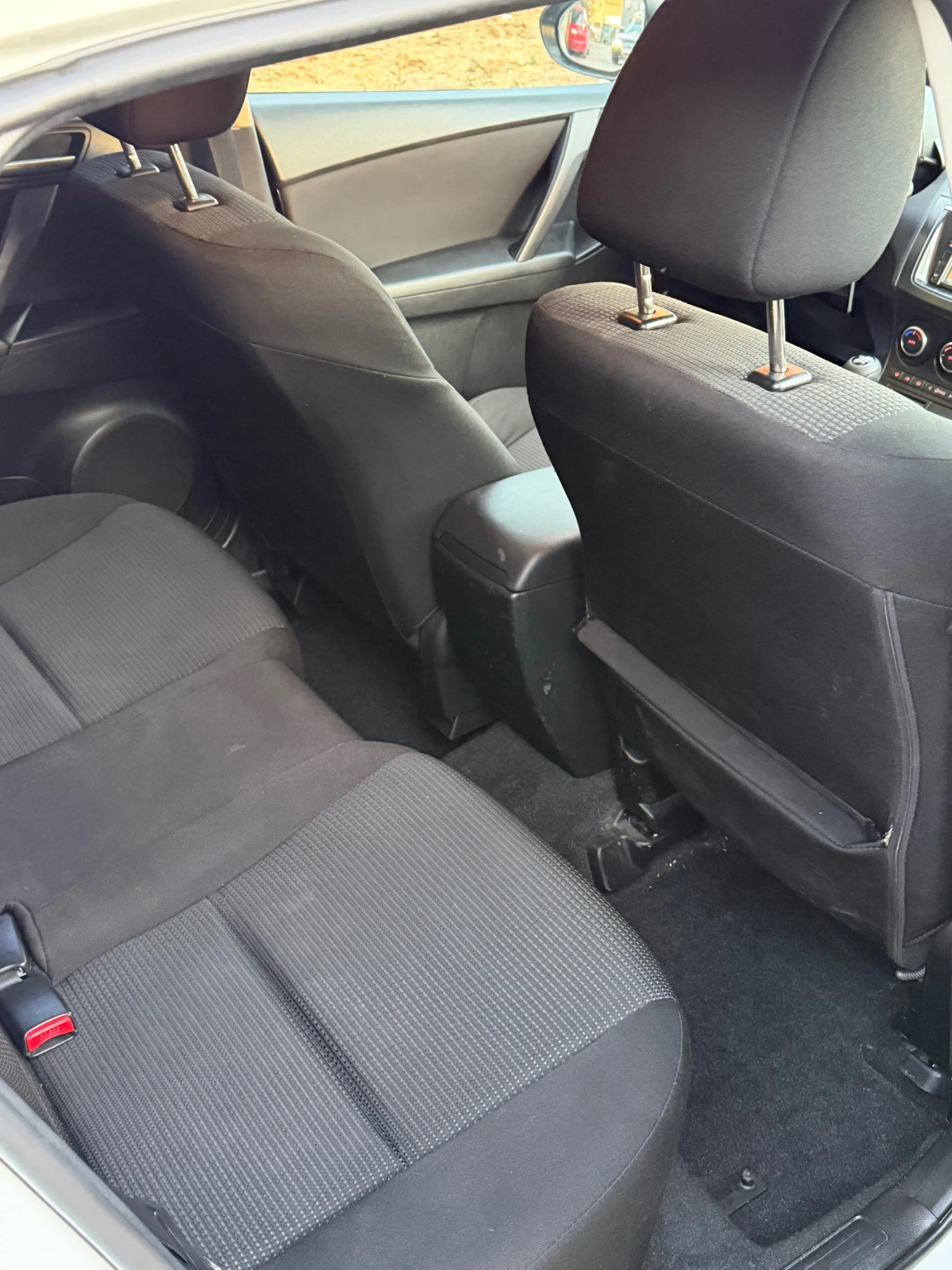 Mazda 3 1.6 HDI, снимка 9 - Автомобили и джипове - 56379071
