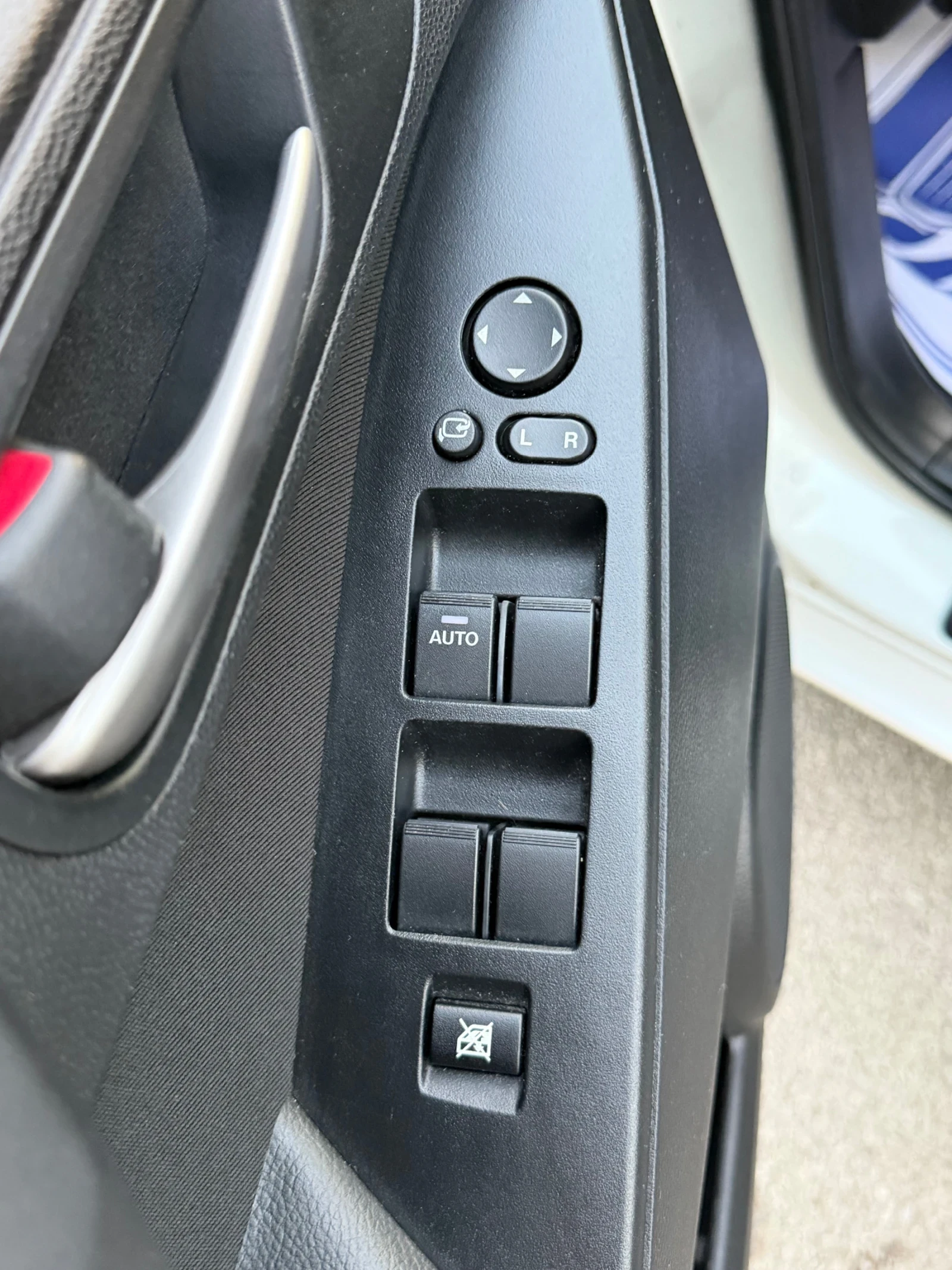 Mazda 3 1.6 HDI, снимка 15 - Автомобили и джипове - 56379071