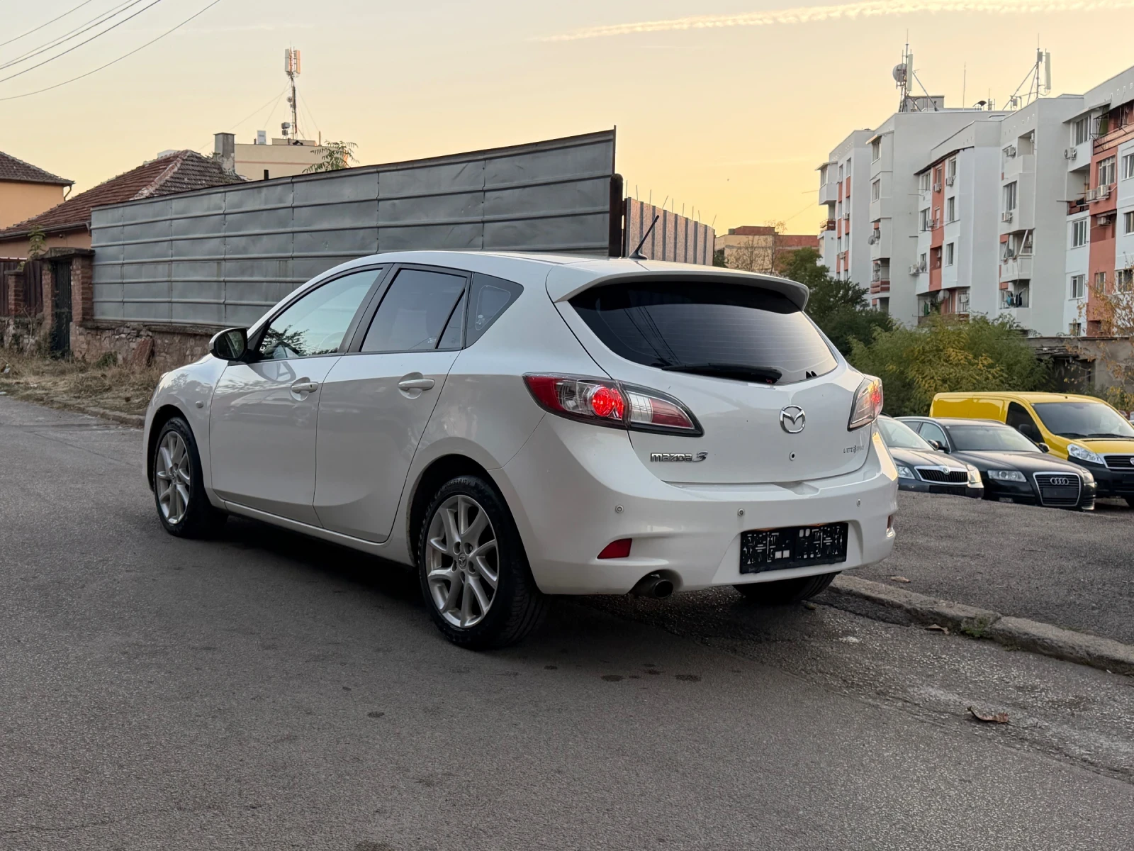 Mazda 3 1.6 HDI, снимка 3 - Автомобили и джипове - 56379071