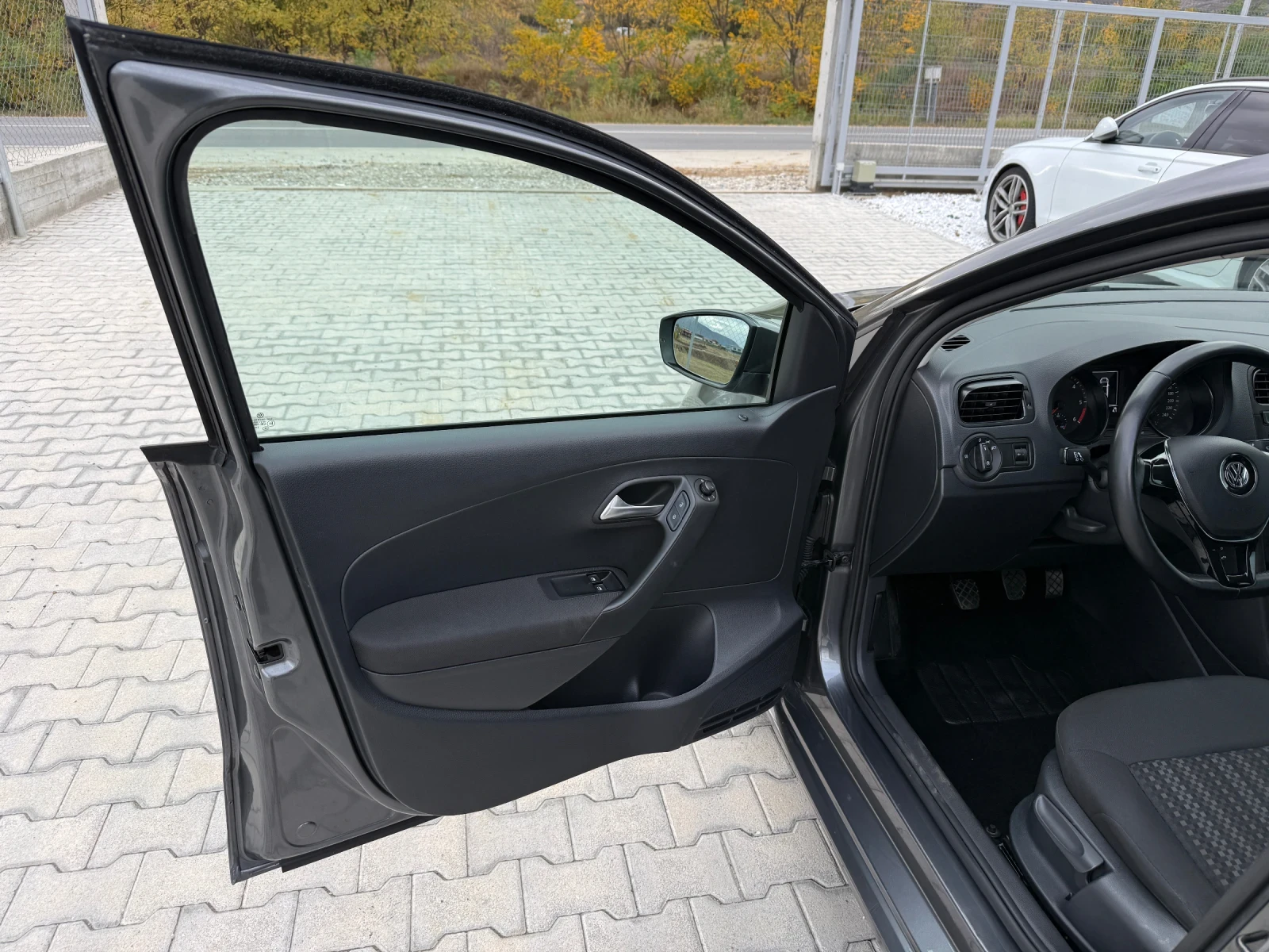 VW Polo 1.4TDI , снимка 9 - Автомобили и джипове - 56480282