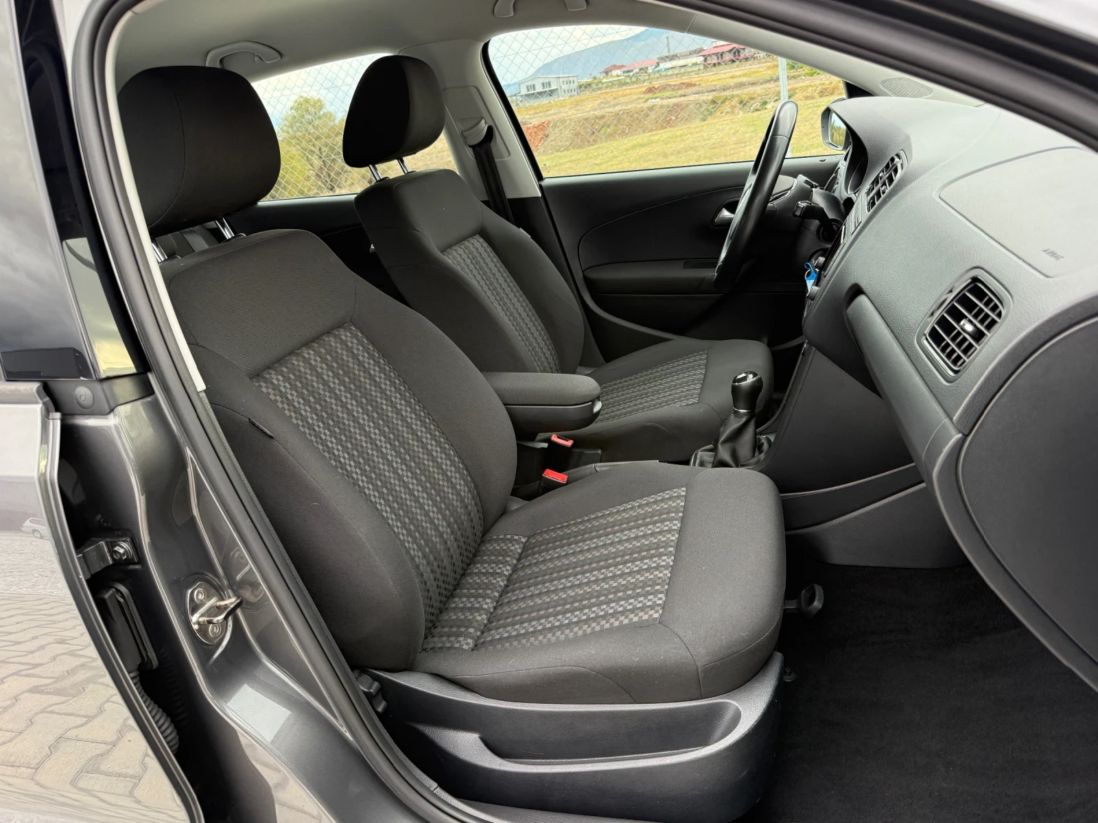 VW Polo 1.4TDI , снимка 14 - Автомобили и джипове - 56480282