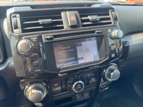 Toyota 4runner TRD Off-Road 4WD/KEYLESS/NAVI/LANE ASSIST, снимка 11