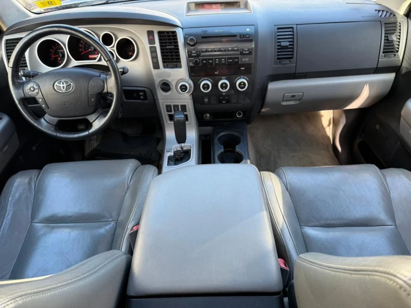 Toyota Sequoia, снимка 6 - Автомобили и джипове - 48724882