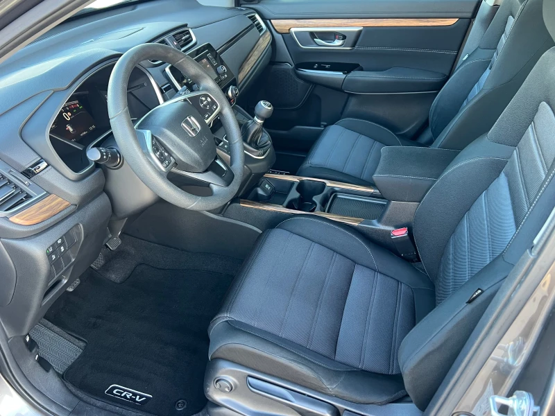 Honda Cr-v 1.5 TURBO, FULL SERVICE HONDA-KATO HOB!, снимка 9 - Автомобили и джипове - 52850191
