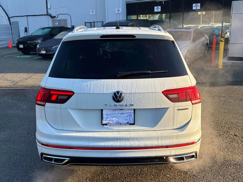 VW Tiguan * * Highline R-Line* * CARFAX * * АВТО КРЕДИТ * * , снимка 5 - Автомобили и джипове - 53205668