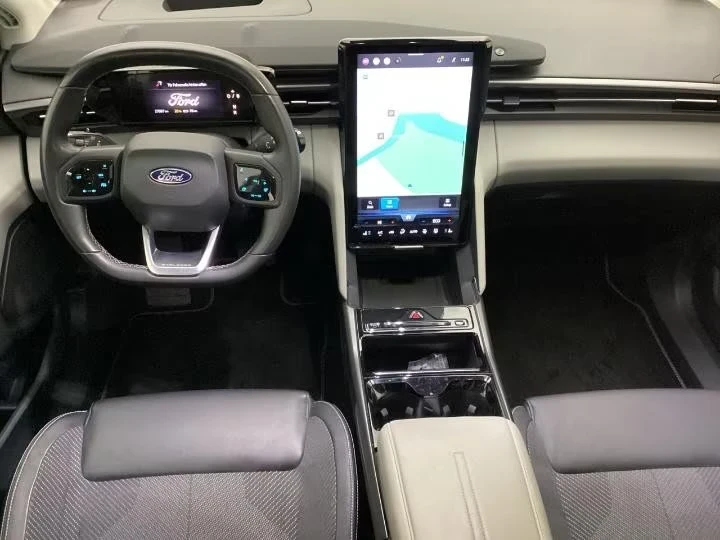 Ford Explorer 77kWh 360 HUD DISTR Keyless Winter Package Massage, снимка 4 - Автомобили и джипове - 54112058