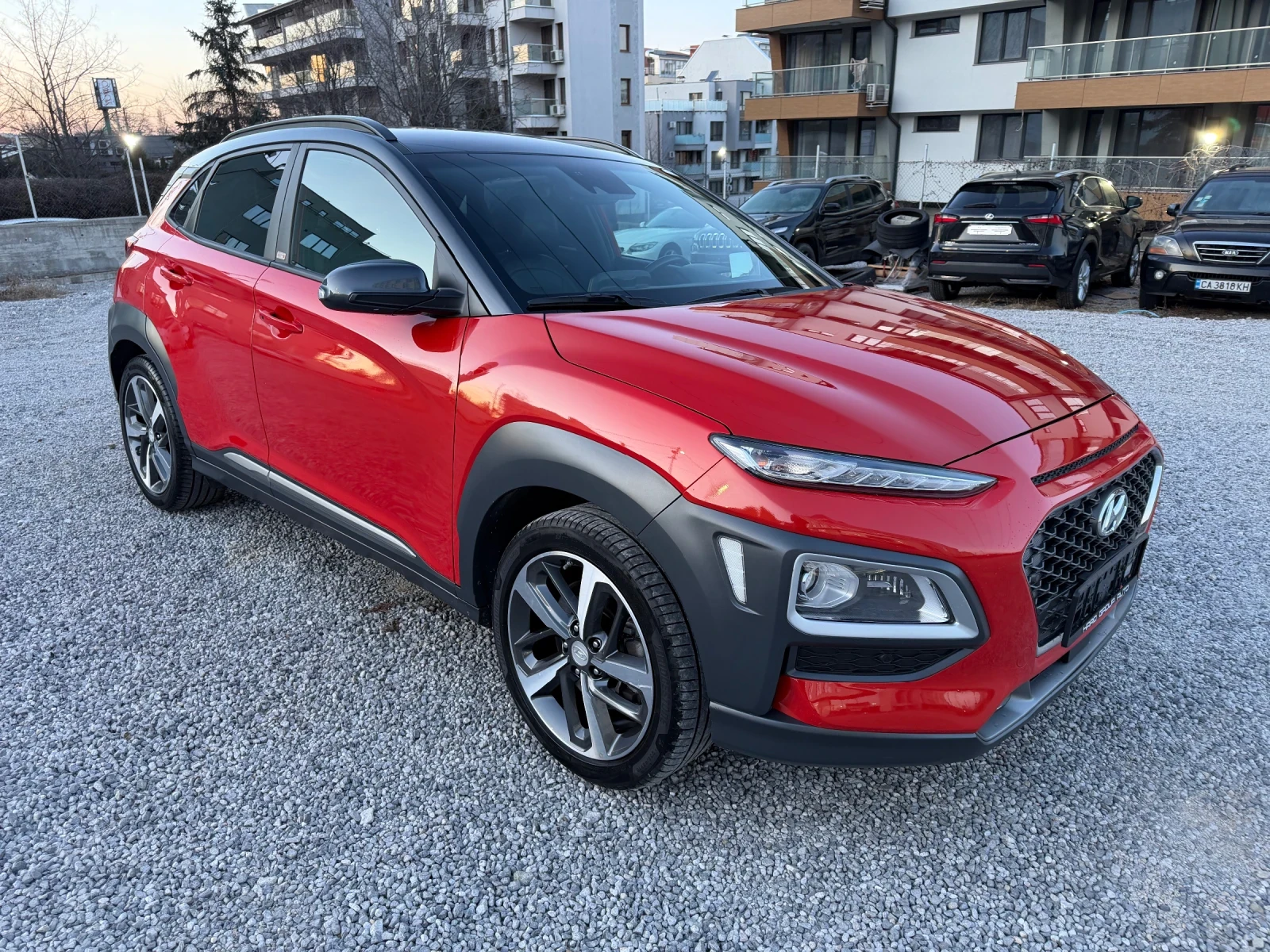 Hyundai Kona ШВЕЙЦАРИЯ 4x4 Навигация Обдухване Head Up - изображение 3