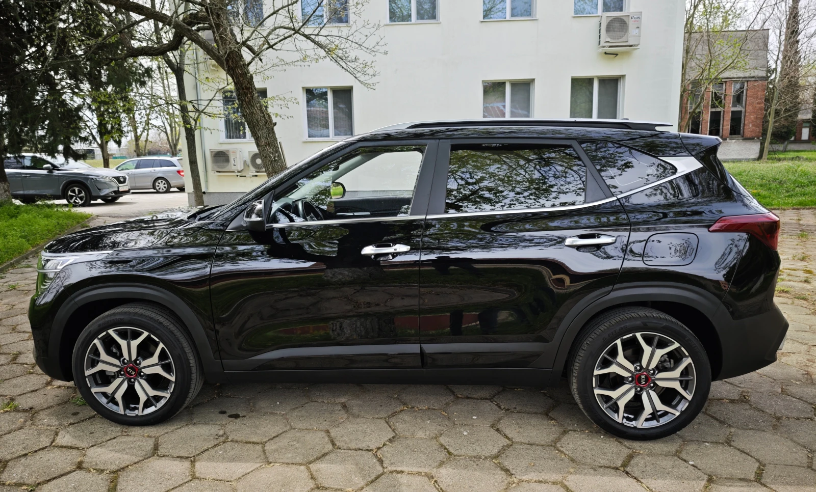 Kia Seltos 1.6 CRDI 4x4 - HEAD UP, снимка 7 - Автомобили и джипове - 54202800
