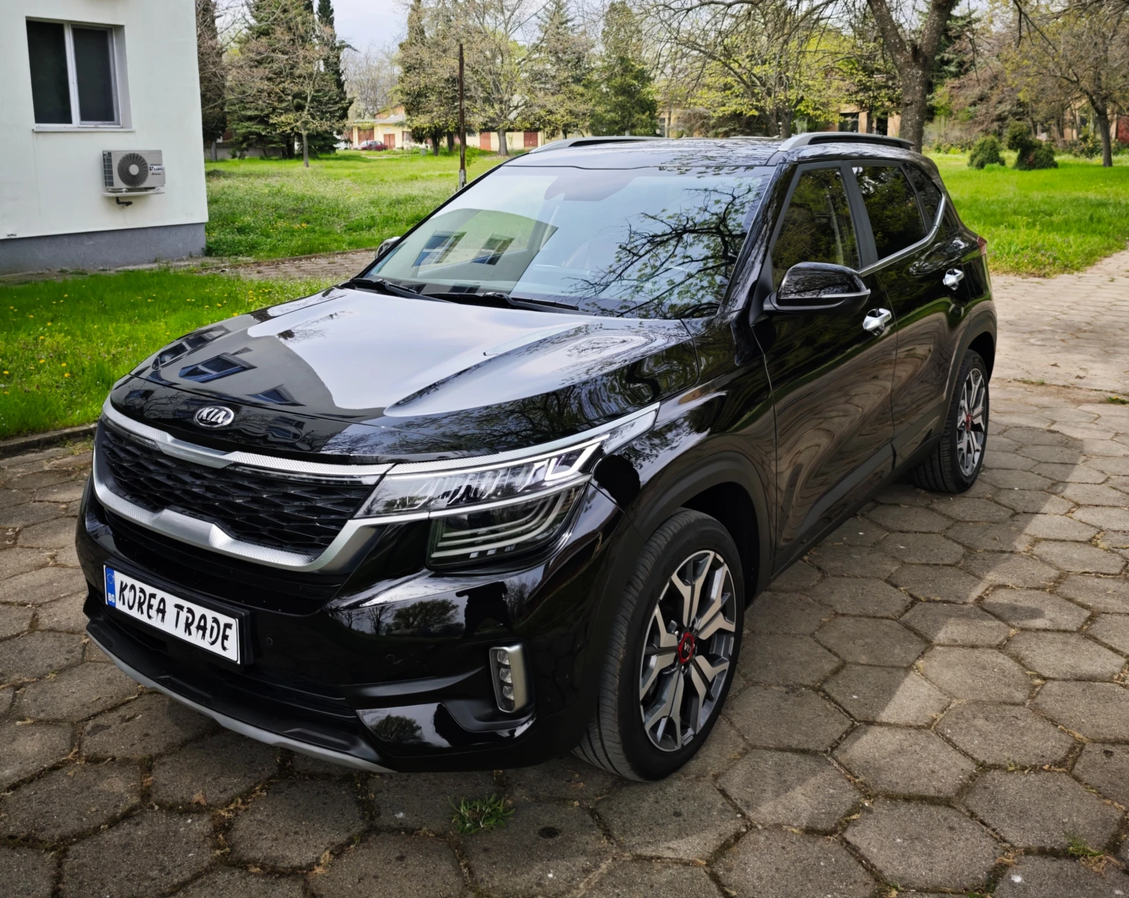 Kia Seltos 1.6 CRDI 4x4 - HEAD UP, снимка 8 - Автомобили и джипове - 54202800