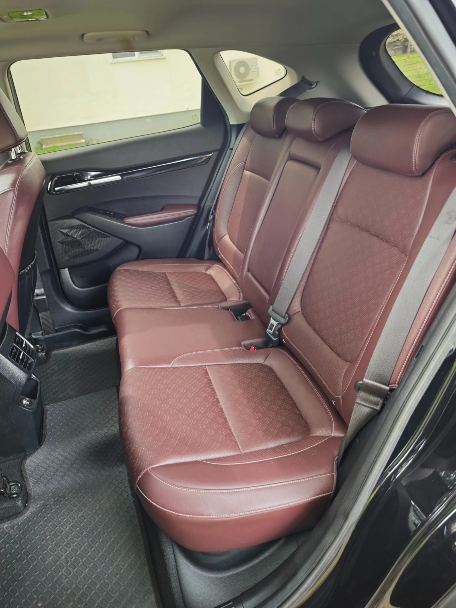 Kia Seltos 1.6 CRDI 4x4 - HEAD UP, снимка 17 - Автомобили и джипове - 54202800