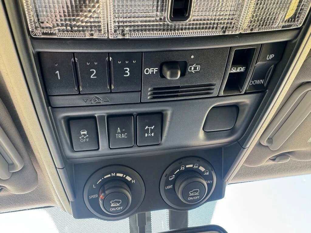 Toyota 4runner TRD Off-Road 4WD/KEYLESS/NAVI/LANE ASSIST, снимка 14 - Автомобили и джипове - 54513323