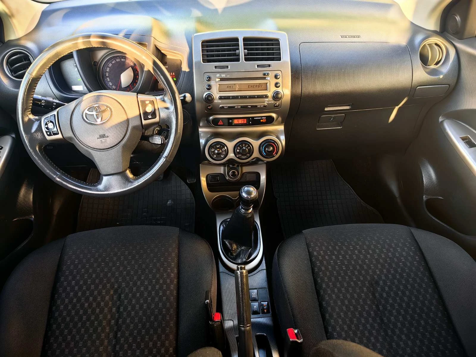 Toyota Urban Cruiser 1.4 D4D, снимка 8 - Автомобили и джипове - 54570083
