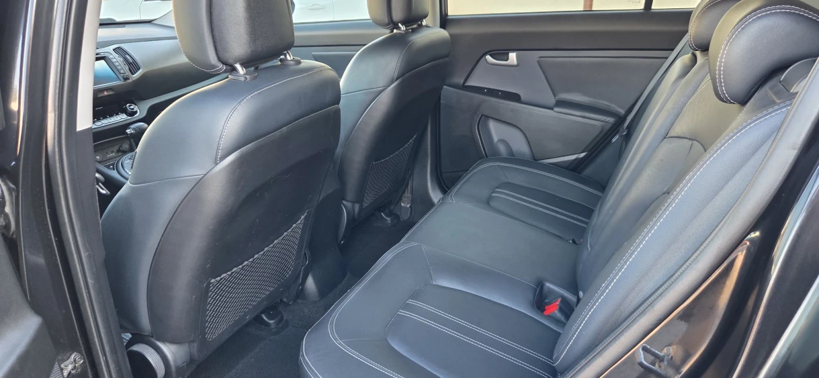Kia Sportage 2.0I 163к.с/Автомат/Кожа/4х4/Навигация/Панорама, снимка 14 - Автомобили и джипове - 55695868