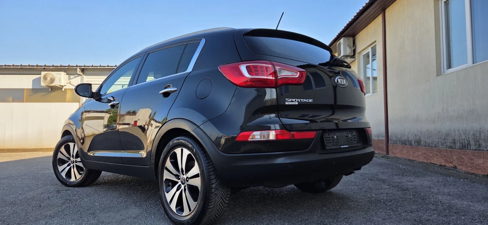 Kia Sportage 2.0I 163к.с/Автомат/Кожа/4х4/Навигация/Панорама, снимка 5 - Автомобили и джипове - 55695868