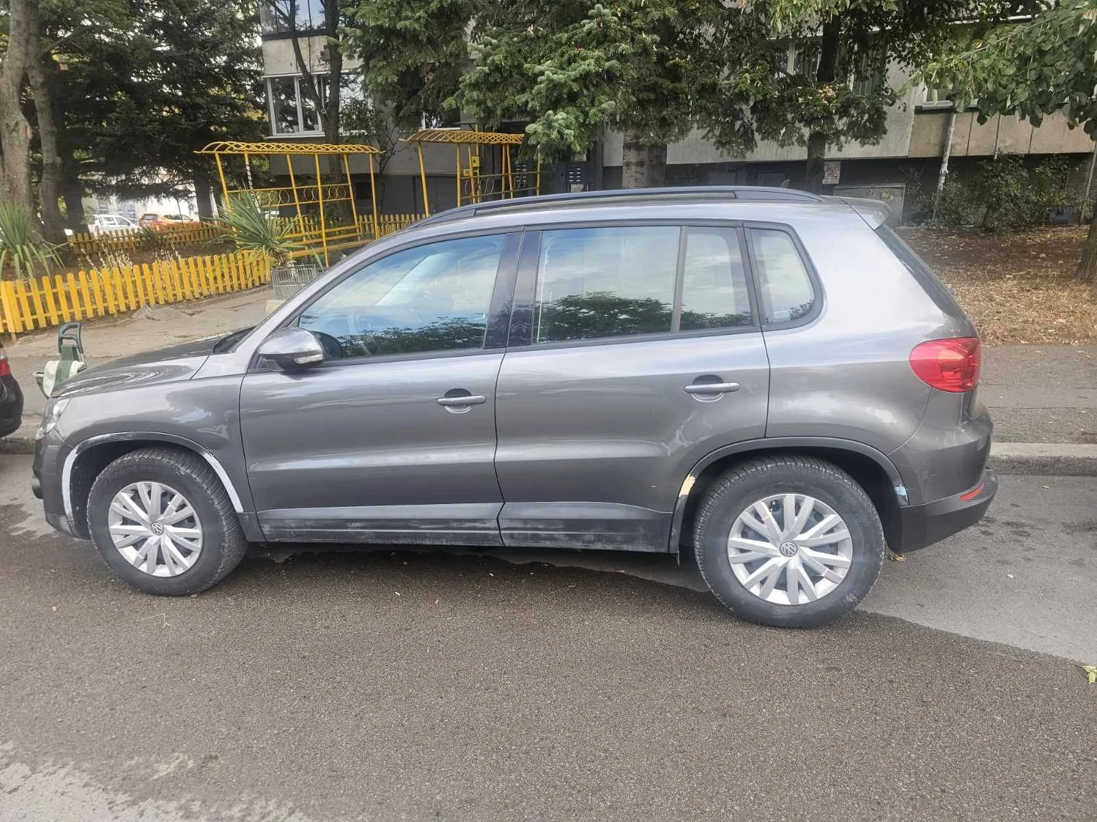 VW Tiguan 2.0 - TDI BlueMotion, снимка 4 - Автомобили и джипове - 56266768