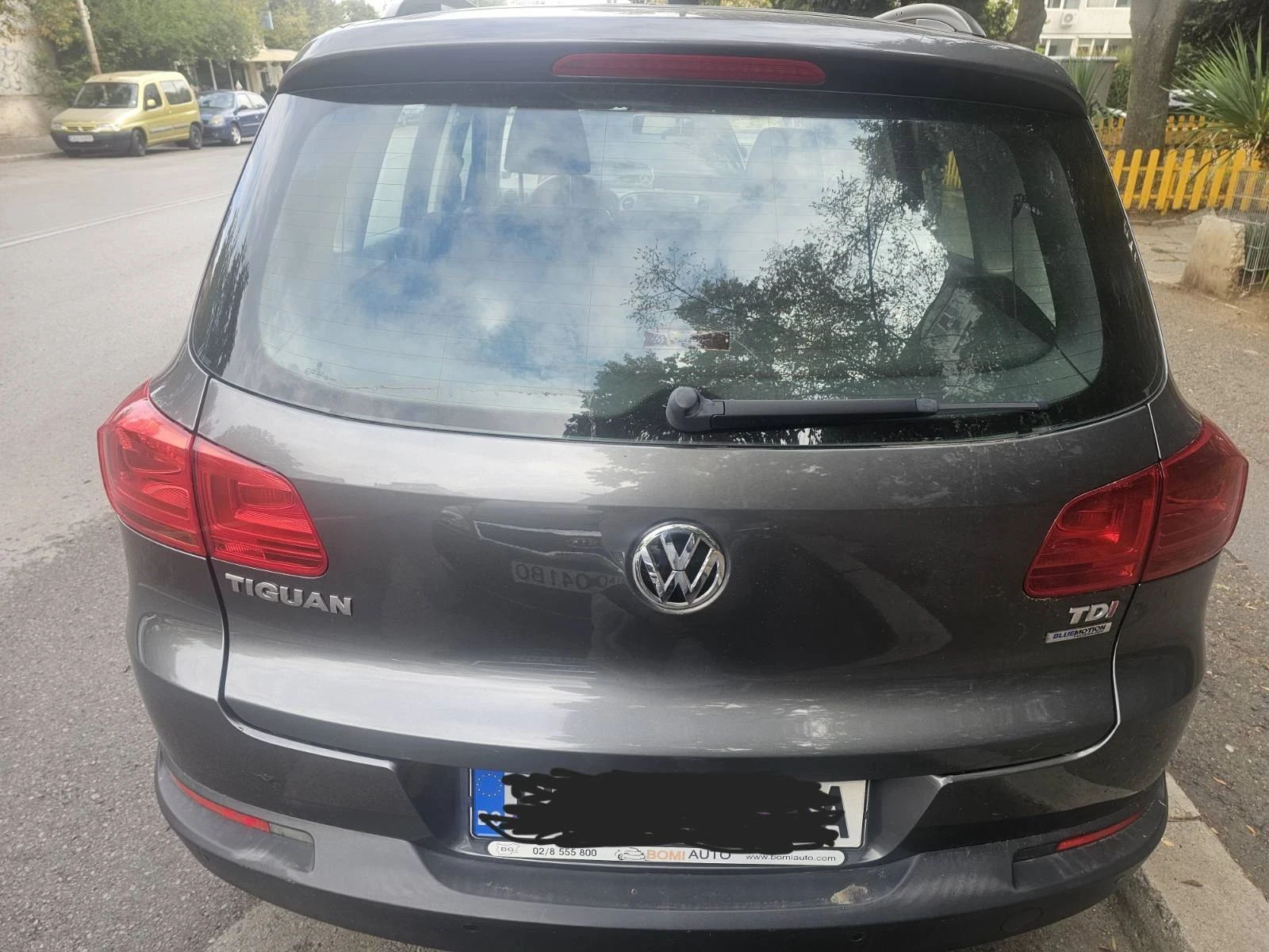 VW Tiguan 2.0 - TDI BlueMotion, снимка 2 - Автомобили и джипове - 56266768