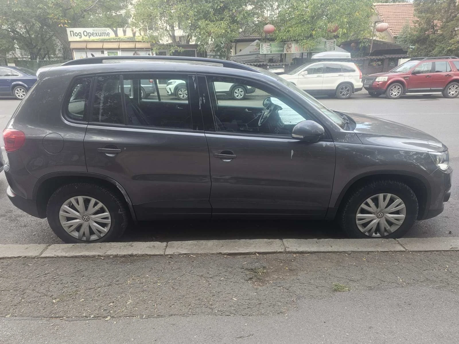 VW Tiguan 2.0 - TDI BlueMotion, снимка 3 - Автомобили и джипове - 56266768