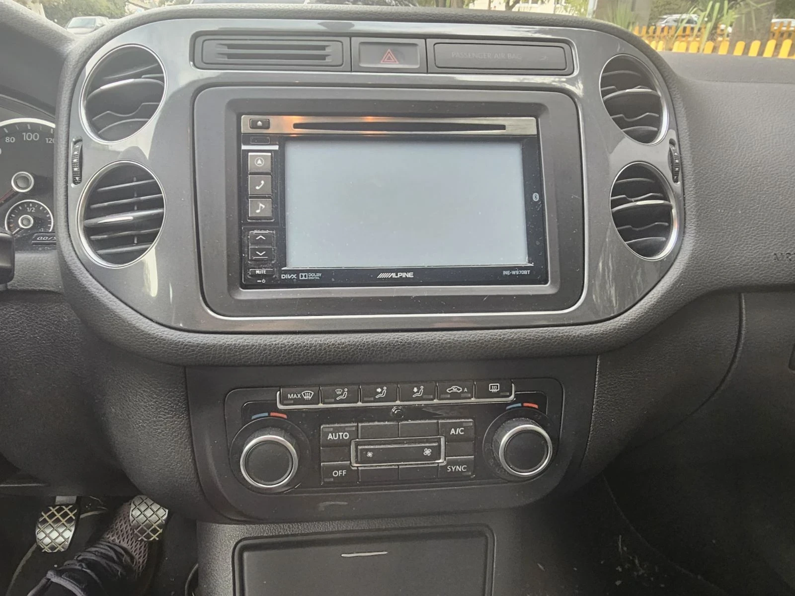 VW Tiguan 2.0 - TDI BlueMotion, снимка 12 - Автомобили и джипове - 56266768