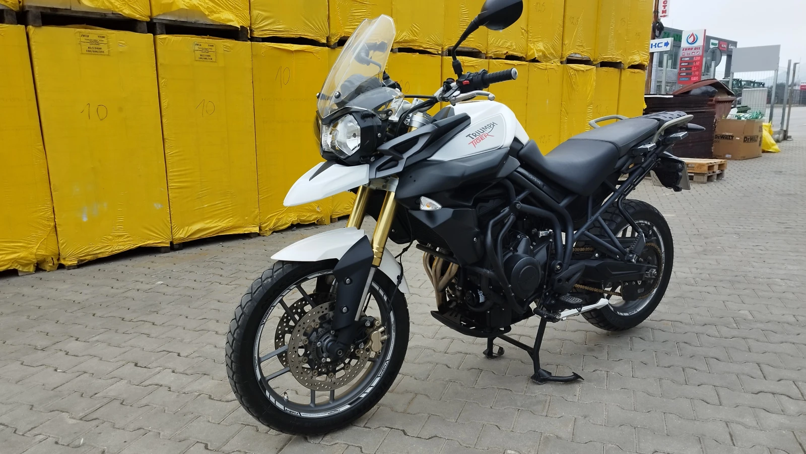 Triumph Tiger 800 XRX ABS - изображение 9