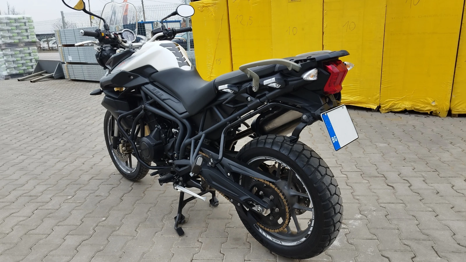 Triumph Tiger 800 XRX ABS - изображение 3