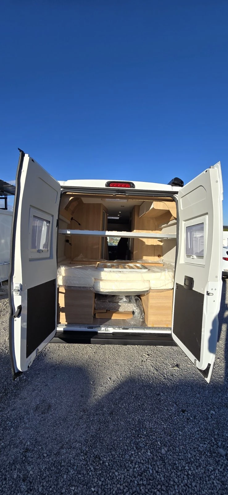 Кемпер Giottiline Campervan 60B 4 persons - изображение 5