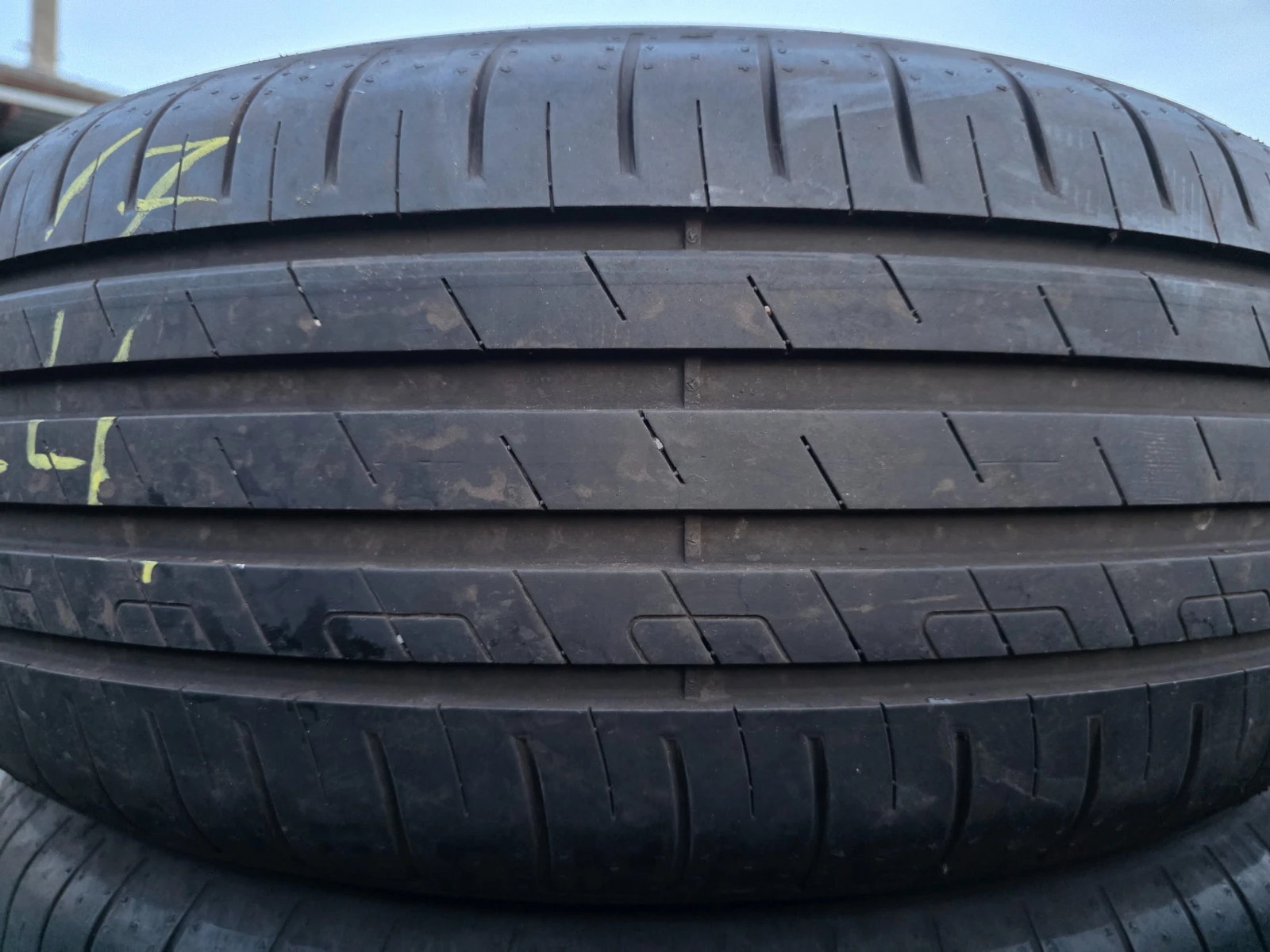 Гуми Летни 215/55R17, снимка 3 - Гуми и джанти - 55581714