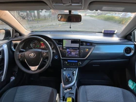 Toyota Auris 1.8 HYBRID, снимка 10