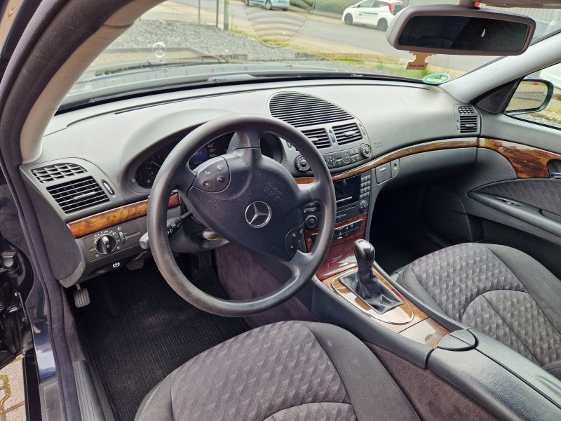 Mercedes-Benz E 200, снимка 9 - Автомобили и джипове - 46288751