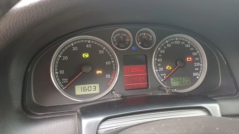 VW Passat 2.8 V6, снимка 11 - Автомобили и джипове - 52870051