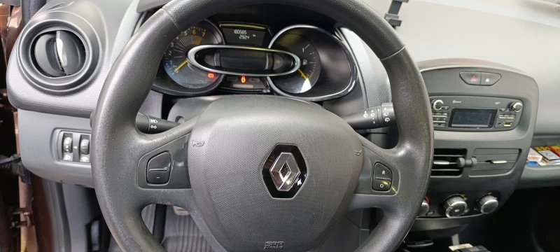 Renault Clio 4, снимка 7 - Автомобили и джипове - 52168448