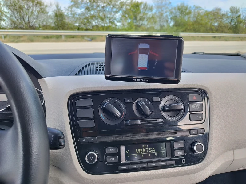 VW Up 1.0 MPI 75000 km., снимка 12 - Автомобили и джипове - 51954852