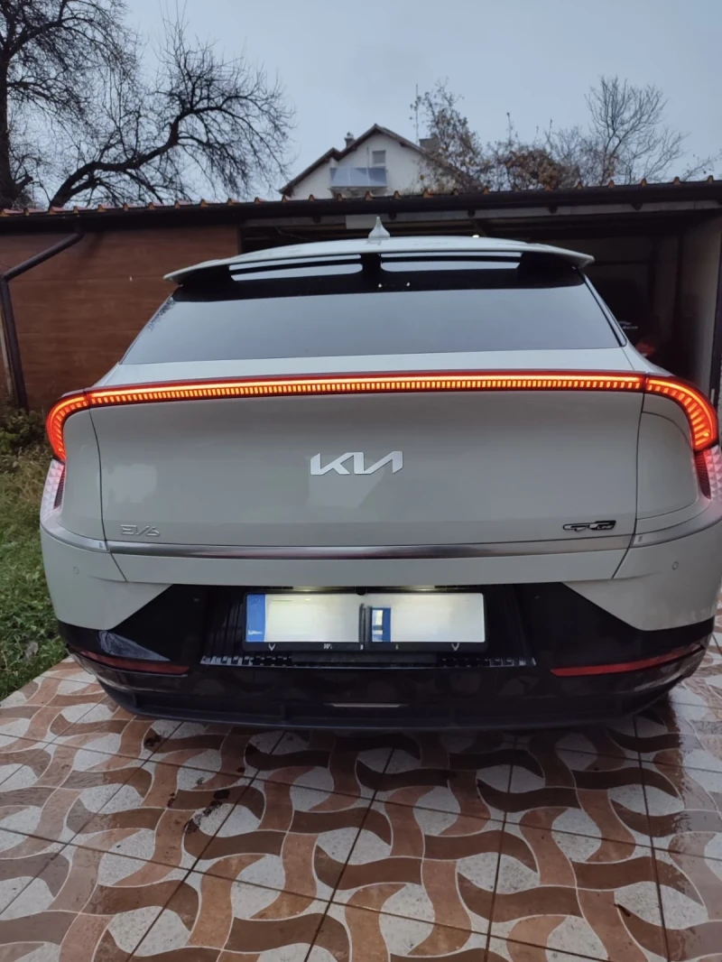 Kia EV6, снимка 2 - Автомобили и джипове - 52836880
