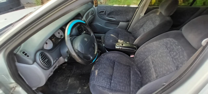 Renault Megane 1.9d, снимка 5 - Автомобили и джипове - 53070408