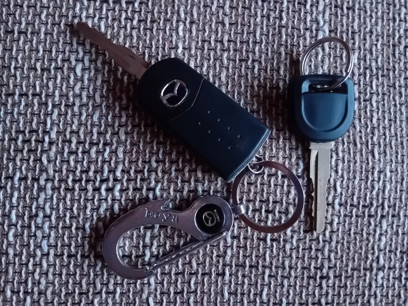 Mazda 3 1.6i Газ/Бензин Верига, снимка 16 - Автомобили и джипове - 53263735