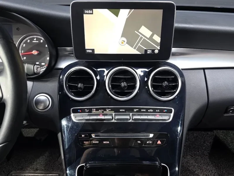 Mercedes-Benz C 200, снимка 14 - Автомобили и джипове - 55949206