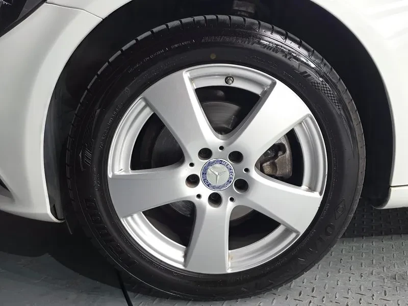 Mercedes-Benz C 200, снимка 5 - Автомобили и джипове - 55949206