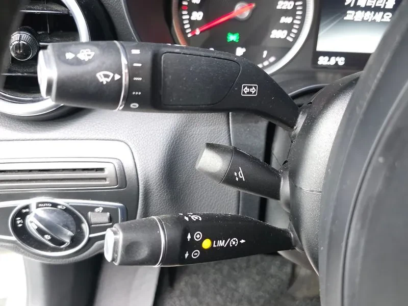 Mercedes-Benz C 200, снимка 16 - Автомобили и джипове - 55949206