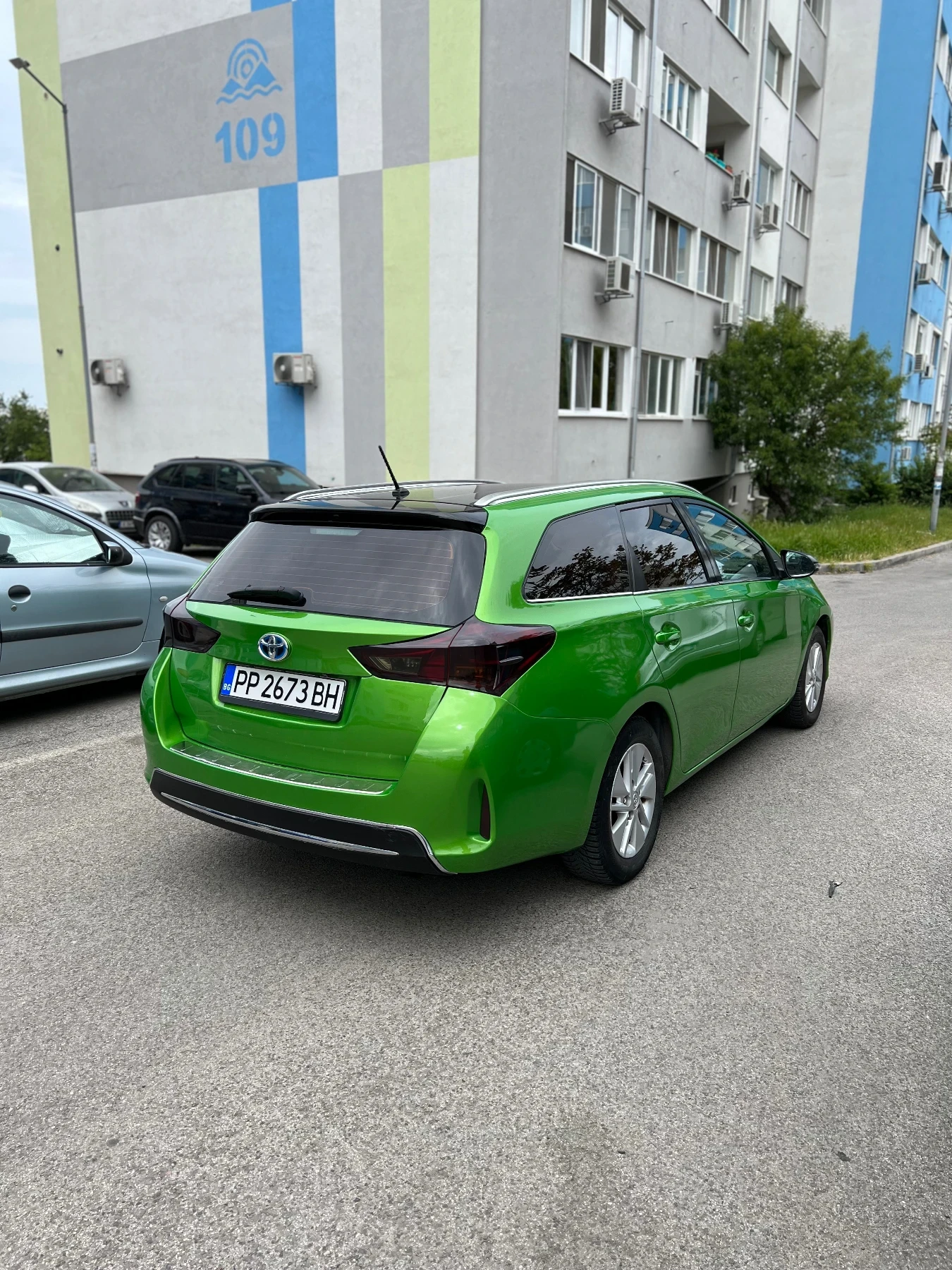 Toyota Auris 1.8 HYBRID - изображение 6